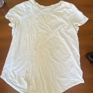 PLAIN FULL LENGTH WHITE LULULEMON TEE